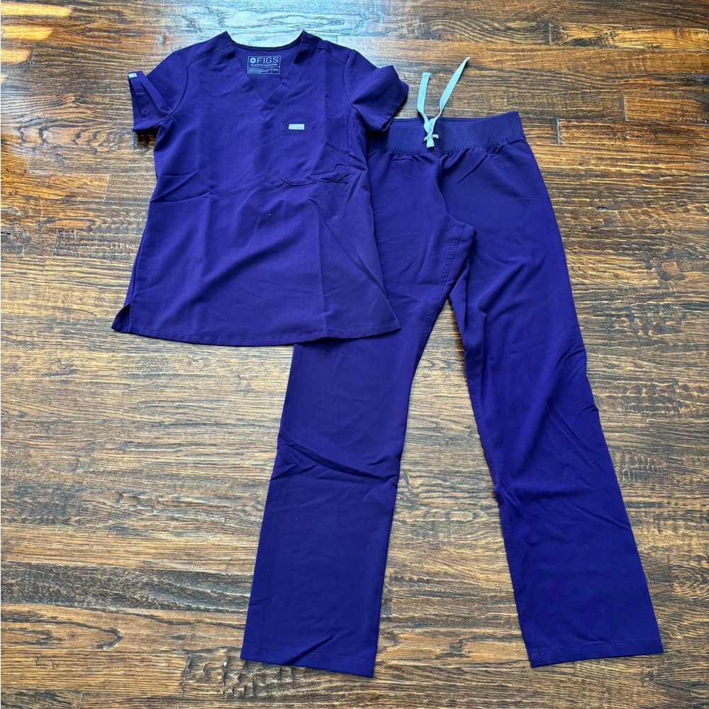 Figs Scrub Set in Purple